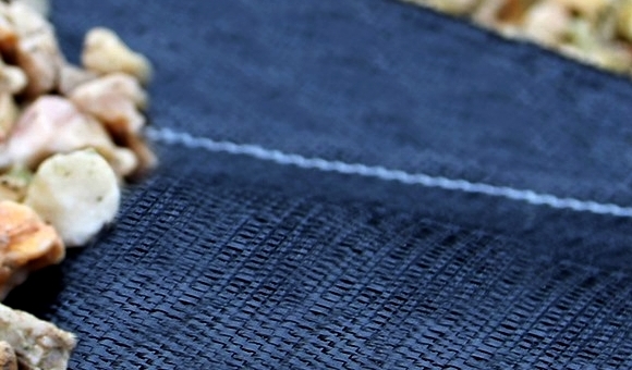 czy agrowłóknina przepuszcza wodę